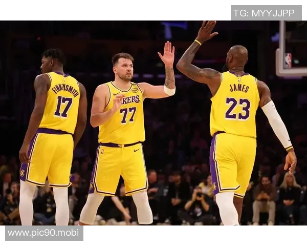 队史第三!东契奇单场命中8+三分场次,仅次于科比和詹姆斯 队史第三!东契奇单场命中8+三分场次,仅次于科比和詹姆斯